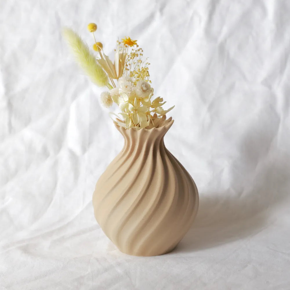 Elegant Twisted Bloom Pot