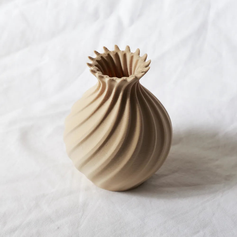 Elegant Twisted Bloom Pot